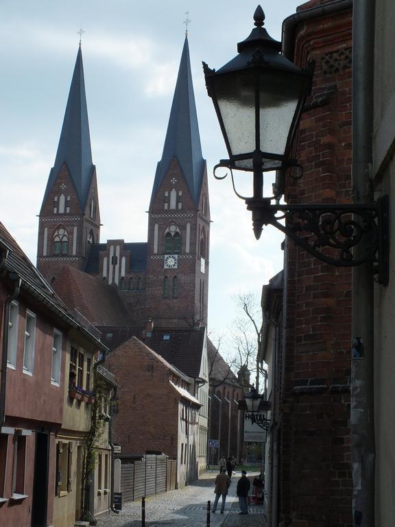 Bed&Breakfast Wagner "Im Alten Pfarrhaus" Neuruppin Zewnętrze zdjęcie